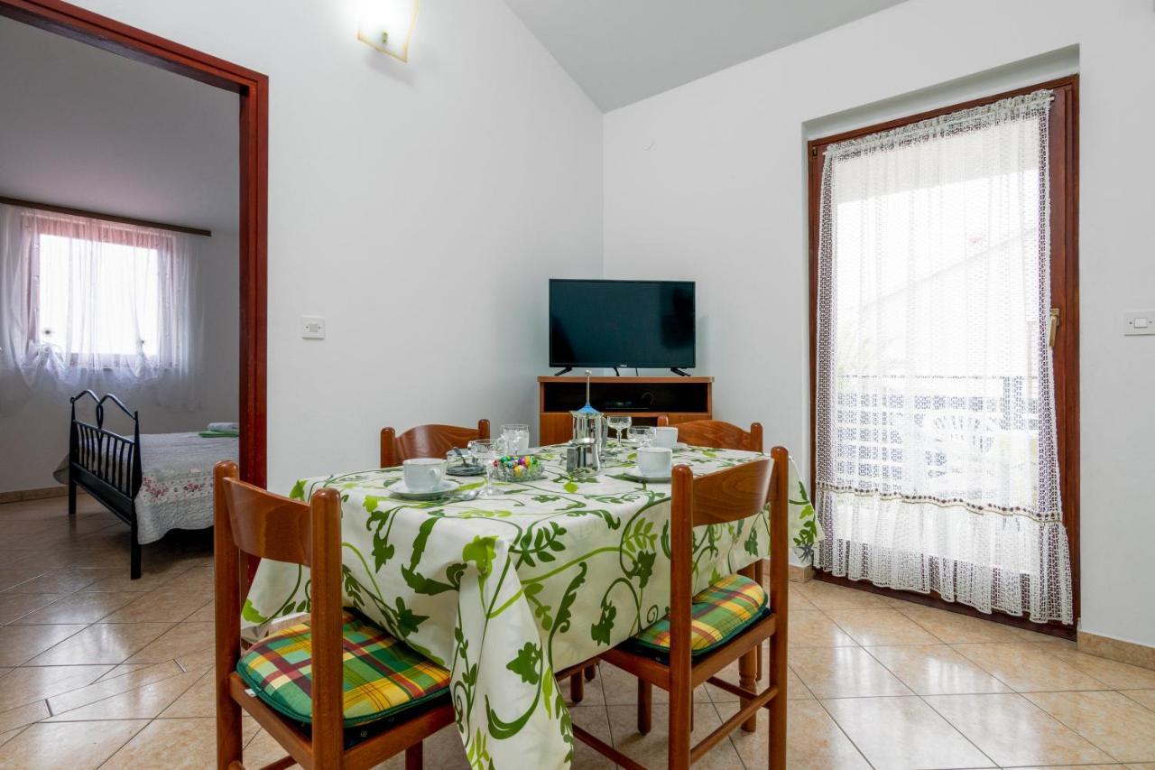 Family Friendly Apartments With A Swimming Pool Valbandon, Fazana - 2201 Stinjan Ngoại thất bức ảnh