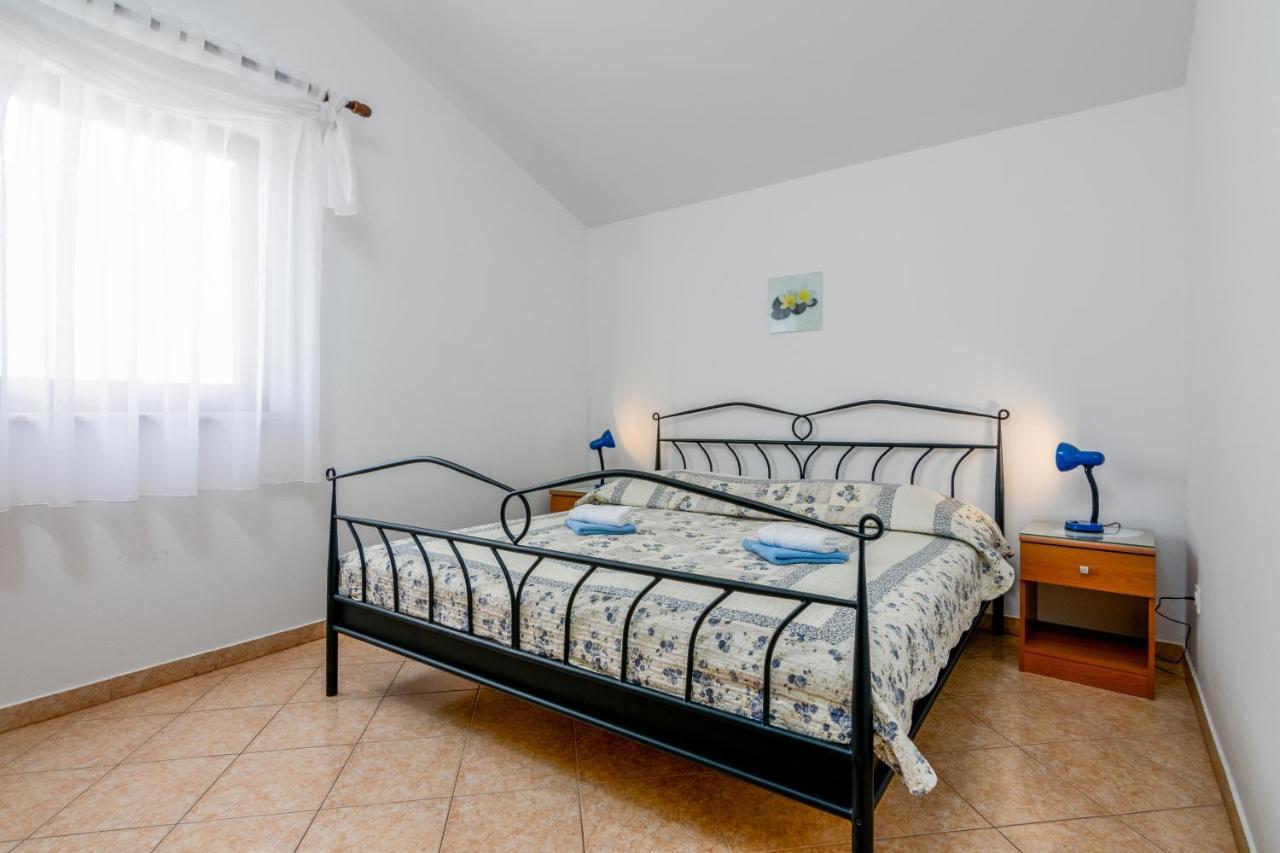 Family Friendly Apartments With A Swimming Pool Valbandon, Fazana - 2201 Stinjan Ngoại thất bức ảnh